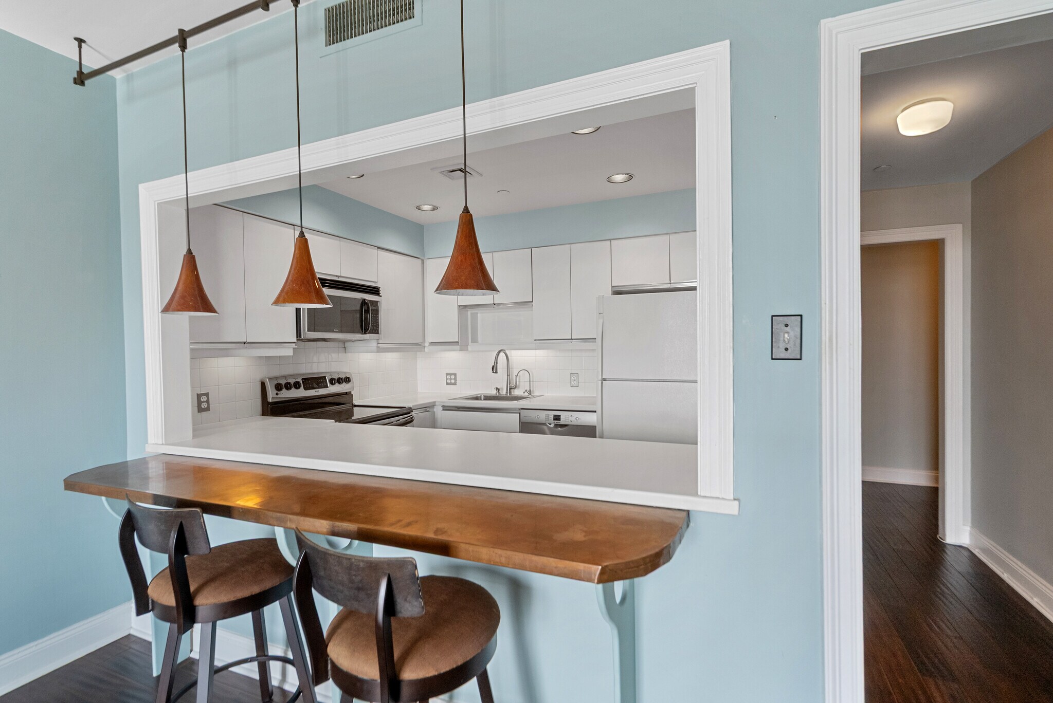 Building Photo - 100 Shearwater Ct E