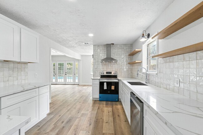 Building Photo - 606 Orangewood Dr