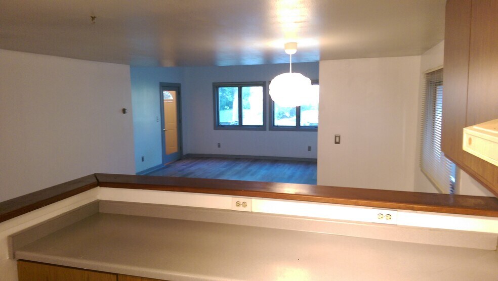 Building Photo - 3267 N Bartlett Ave