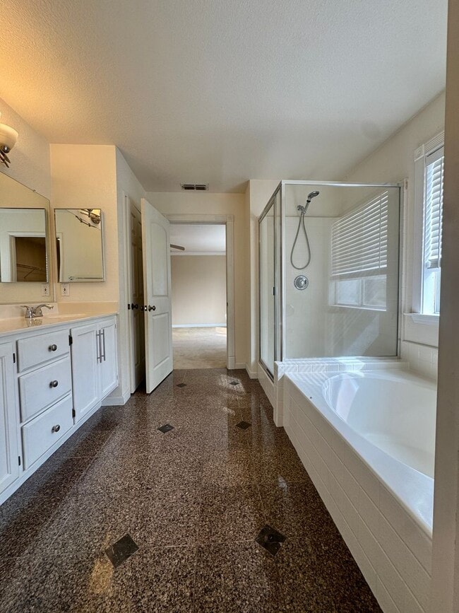 Building Photo - Wow! Lovely 4-Bedroom, 3-Bath Home with Solar Panels – Save on Your SMUD Bill!