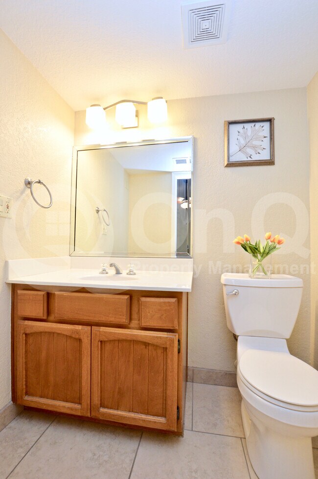 Building Photo - Beautiful Phoenix Property!