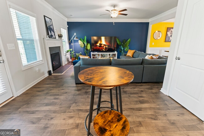 Building Photo - 705 River Rock Ct