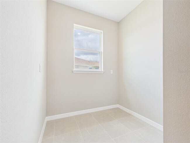 Building Photo - 5717 SW 71st Ct