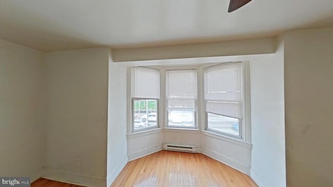 Building Photo - 1726 W Girard Ave