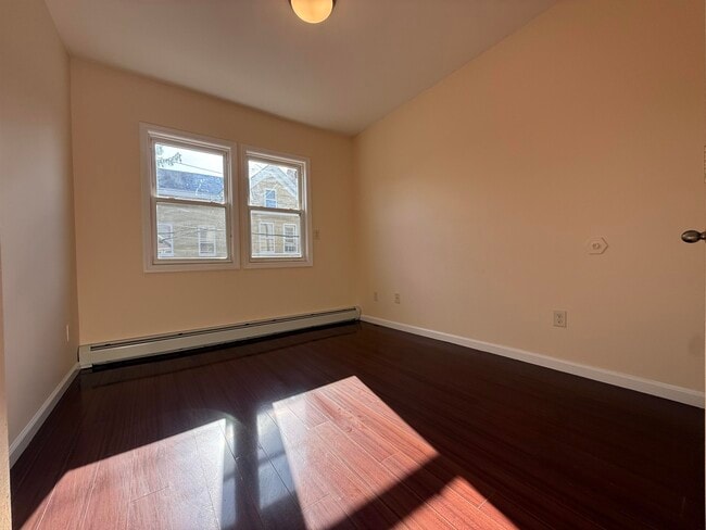 Building Photo - 214 Hamilton Ave