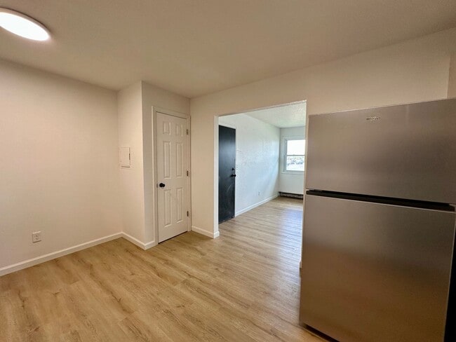 Building Photo - West Ave 4-Plex