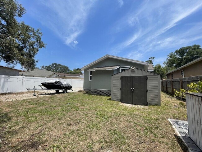 Building Photo - 8310 El Portal Dr