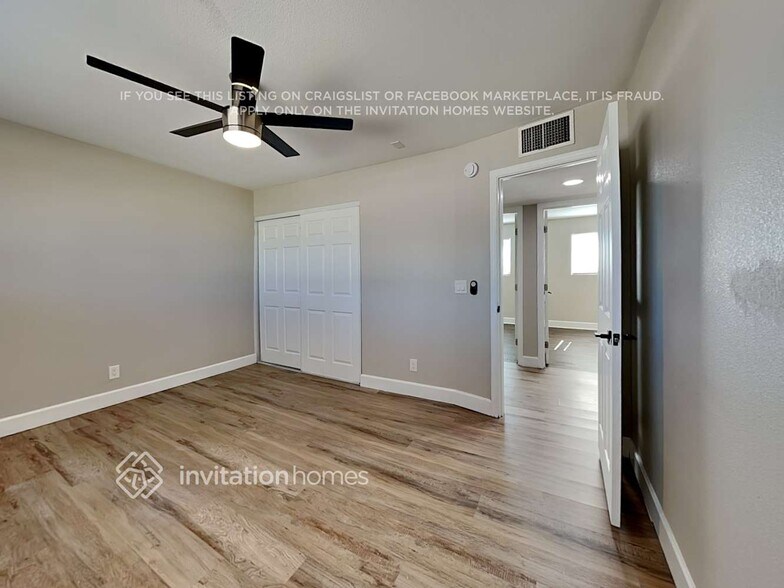 Building Photo - 3402 W Charter Oak Rd