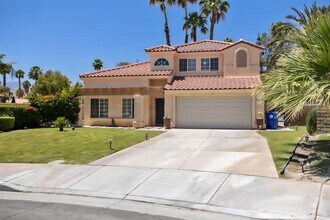 Building Photo - Pool Home in Palm Desert