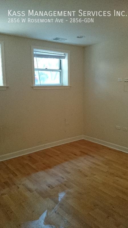 Building Photo - 2856 W Rosemont Ave