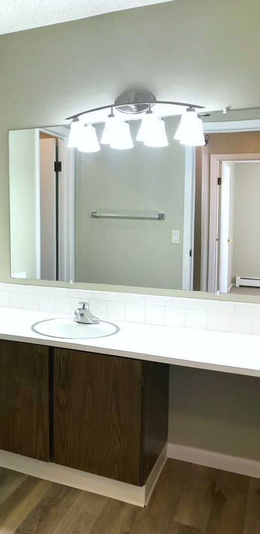 Building Photo - Spacious 2-Bedroom Condo with Mountain Vie...