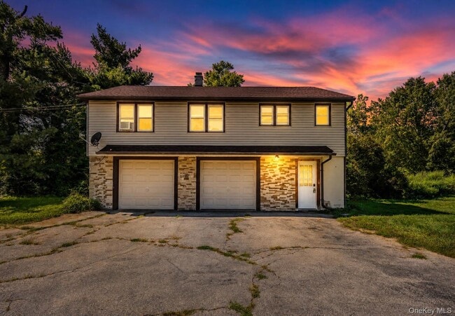 Building Photo - 876 NY-52