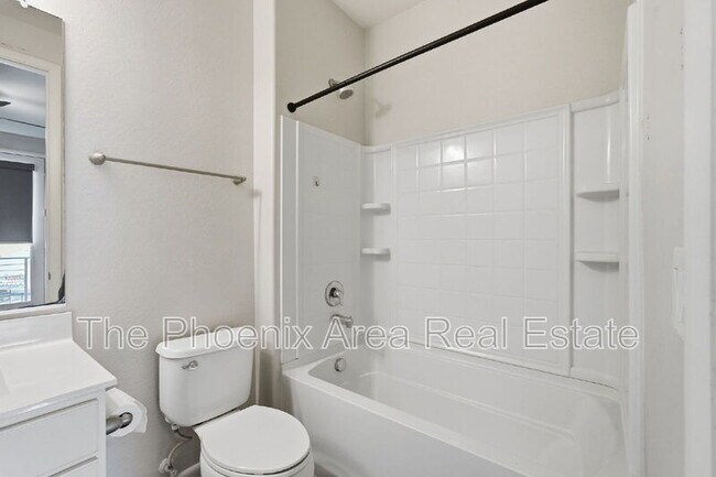 Building Photo - 2090 S Dorsey Ln