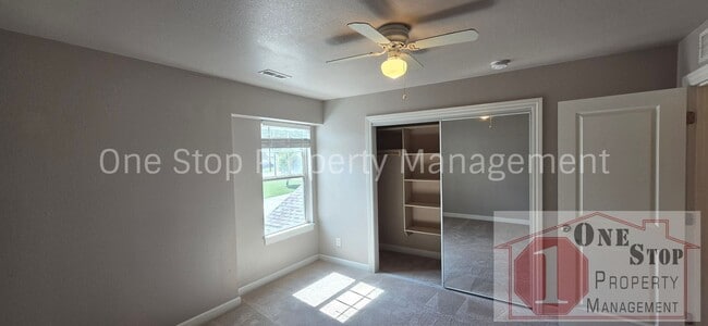 Building Photo - 260 N Pointe Ln