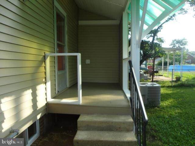 Building Photo - 411 Pelham St