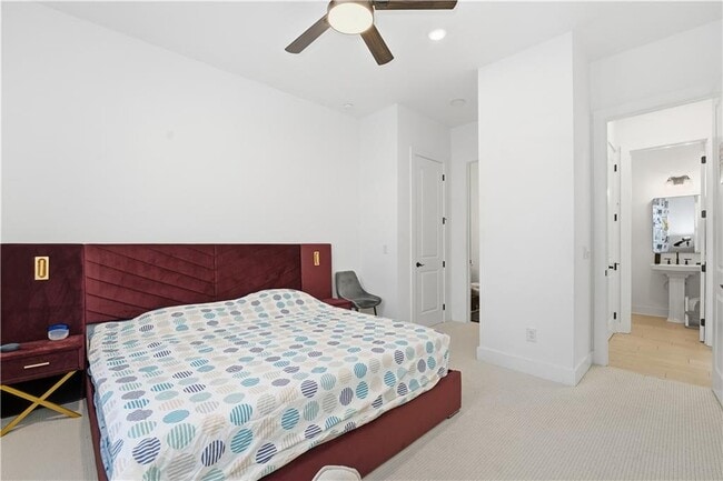 Building Photo - 415 Oakleigh Ave