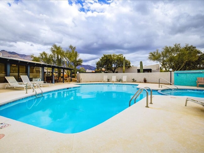 Building Photo - 2 Bedroom 2 Bathroom