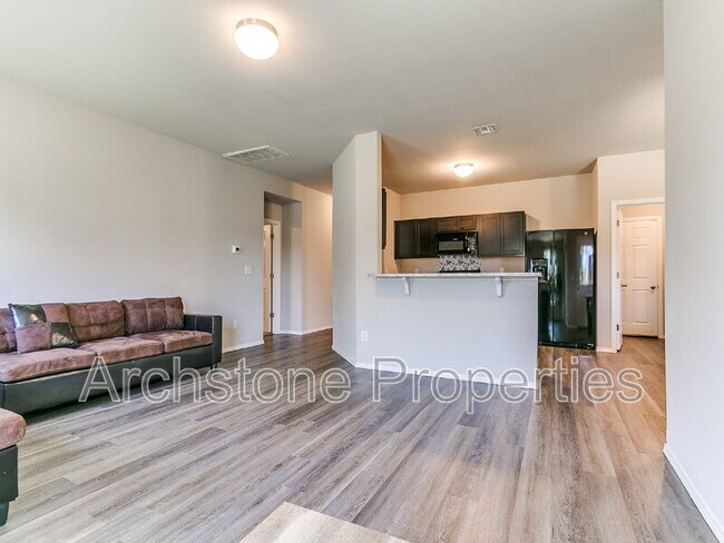 Building Photo - 1308 Dustin Dr