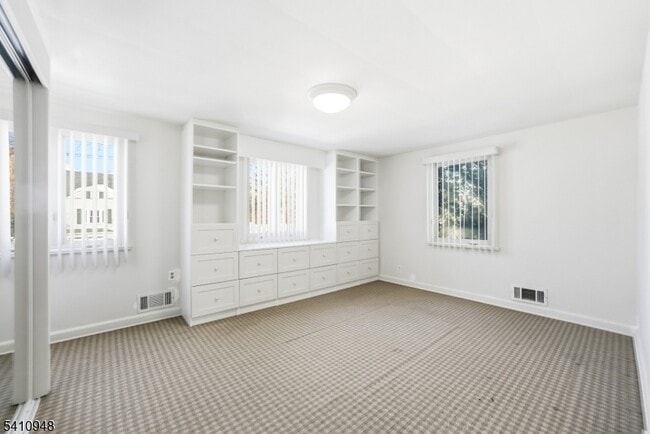 Building Photo - 65 Ridge Ave