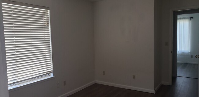 Building Photo - 19080stonegateroad.is4lease.com