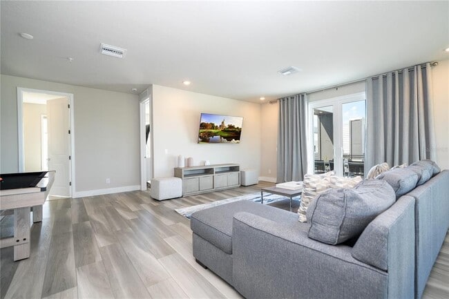 Building Photo - 7740 Sandy Ridge Dr