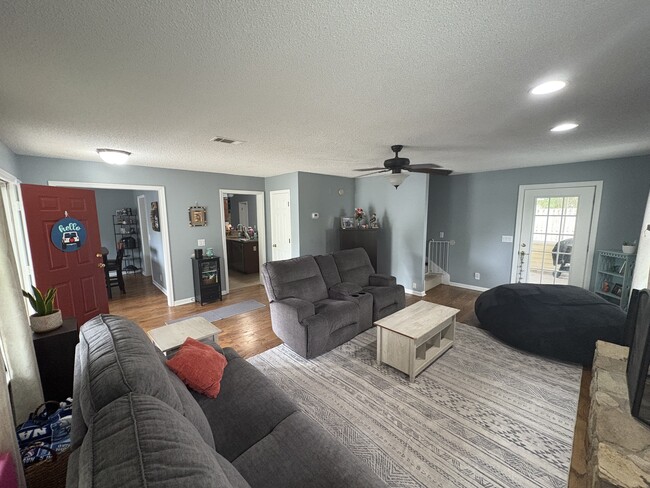 Building Photo - 106 Porter Way
