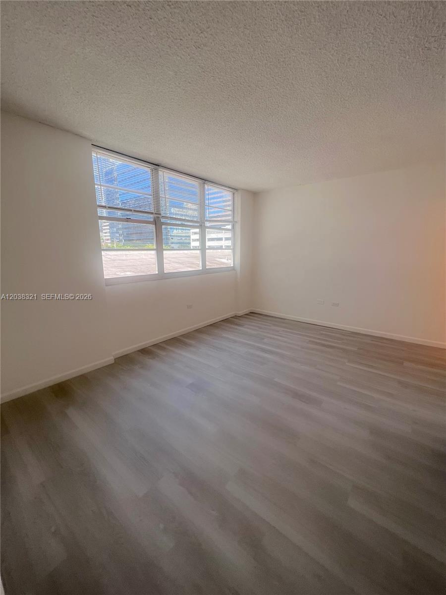 Building Photo - 801 Brickell Bay Dr