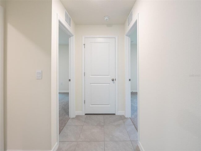 Building Photo - 3820 Mannered Gold Ave