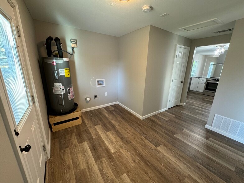 Building Photo - 1210 Southey St