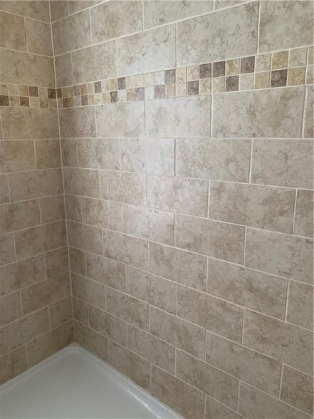 Building Photo - 14 Wallace Ave