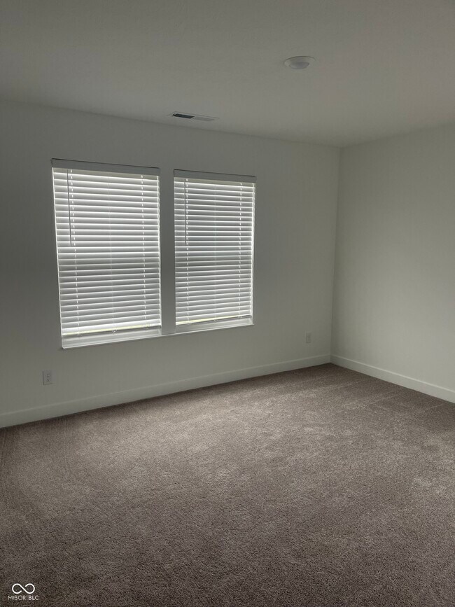 Building Photo - 1717 Woods Edge Dr