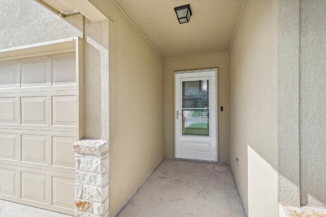Building Photo - "Charming 4-Bedroom Oasis with custom fini...