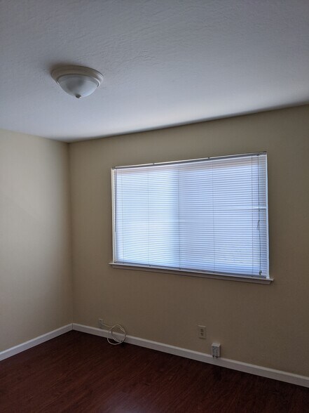 Building Photo - 498 Doyle Rd