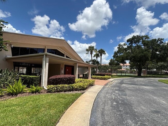 Building Photo - 3250 S Semoran Blvd