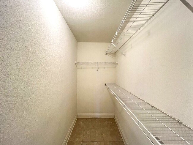 Building Photo - 2 bed, 2 bath located in Corona, CA!