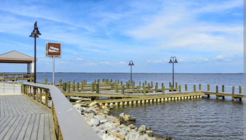 Building Photo - 29 Lighthouse Pointe Blvd