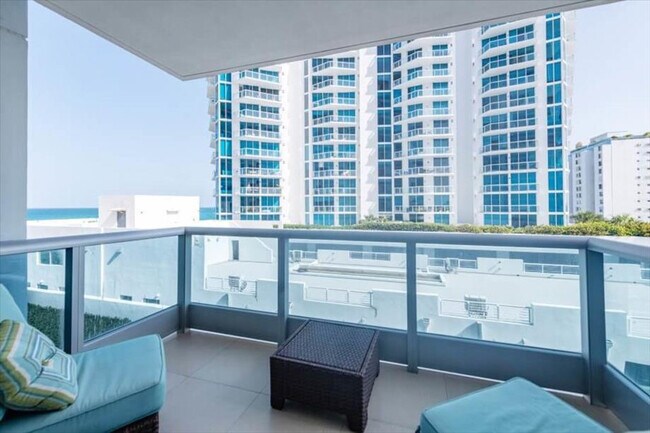 Building Photo - 6551 Collins Ave