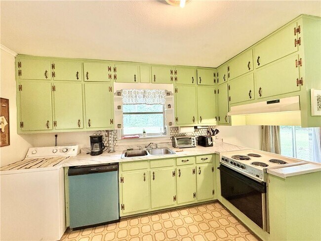 Building Photo - 3042 Hudson Ct