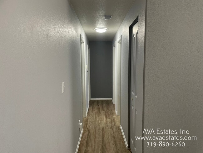 Building Photo - 731 E Laporte Dr