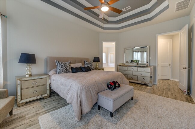 Building Photo - 2727 Camellia Ave