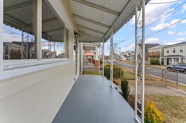 Building Photo - Trek Rentals