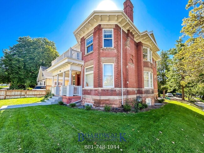 Building Photo - 1106 E S Temple St