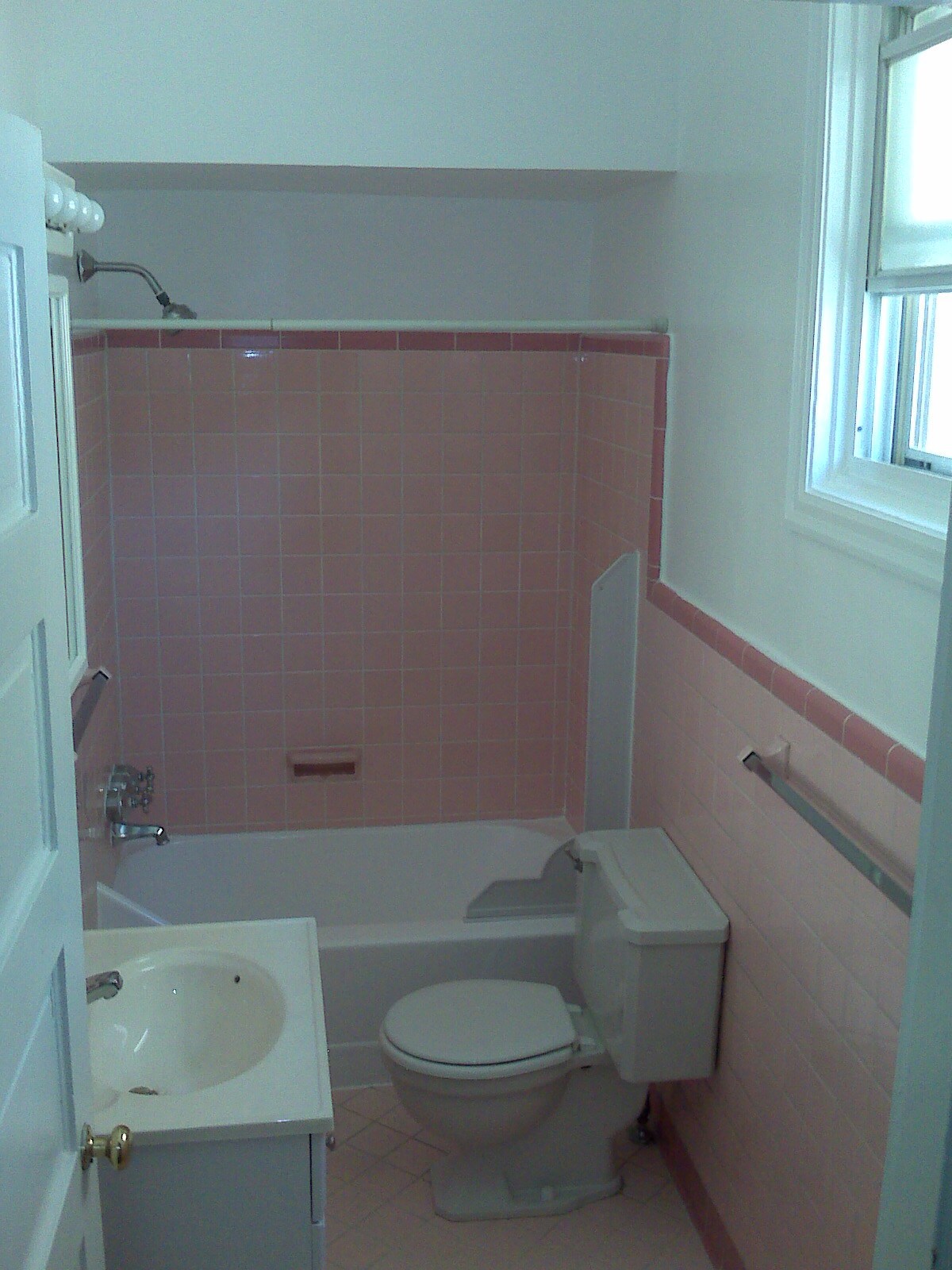 Full bath - 3549 Edwards Rd