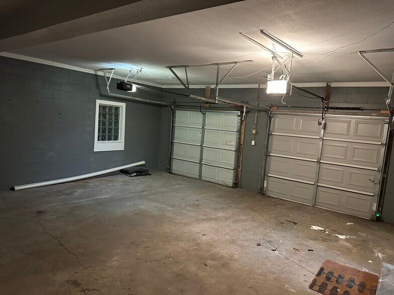 Building Photo - 83 S Lynhurst Dr