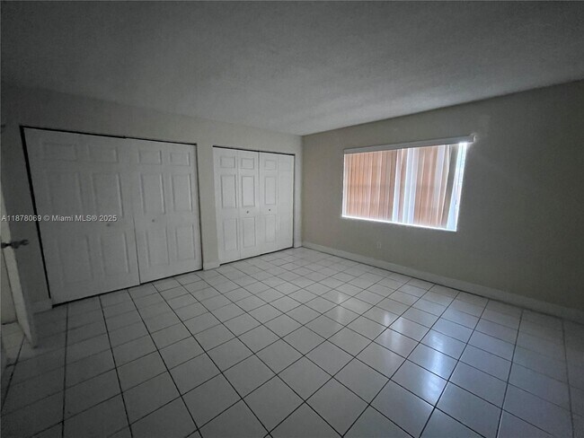 Building Photo - 9970 SW 88th St