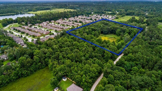 Building Photo - 900 Springwood Dr