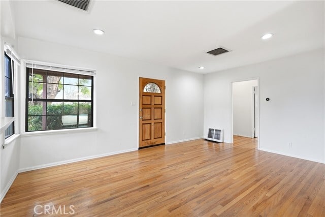 Building Photo - 6637 Balcom Ave