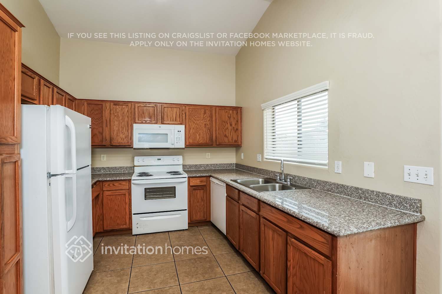 Building Photo - 1545 W Burgess Ln