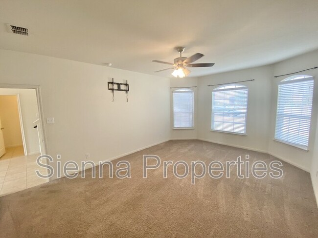 Building Photo - 6181 Daisy Way