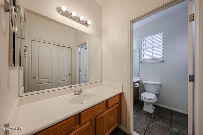 Building Photo - 961 E Redondo Dr